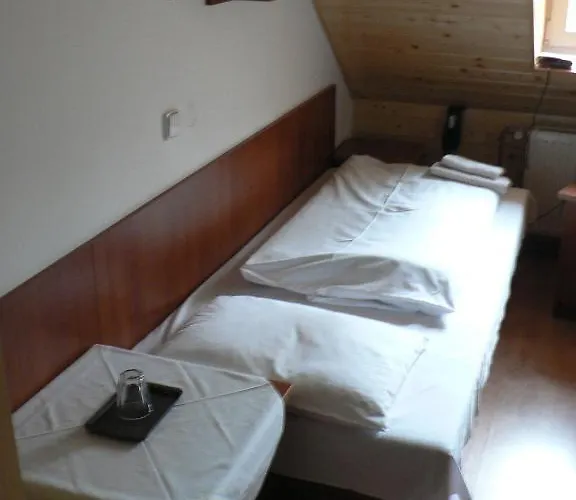 Lazensky Lecebny Dum Praha 호텔 Luhačovice